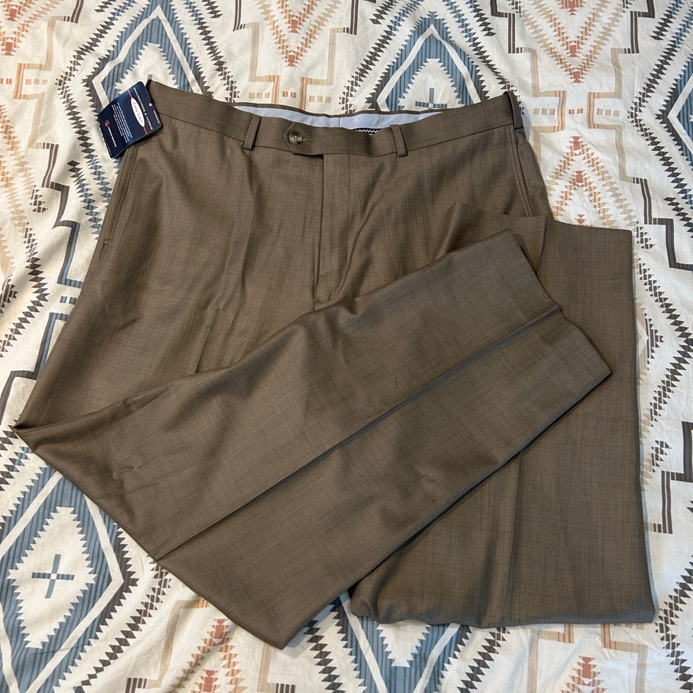 Roundtree & Yorke Men’s Slacks 38x30
New-With-Tags